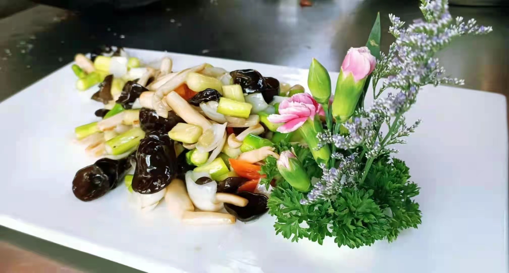 飯?zhí)贸邪?jīng)營管理制度的優(yōu)勢是什么？